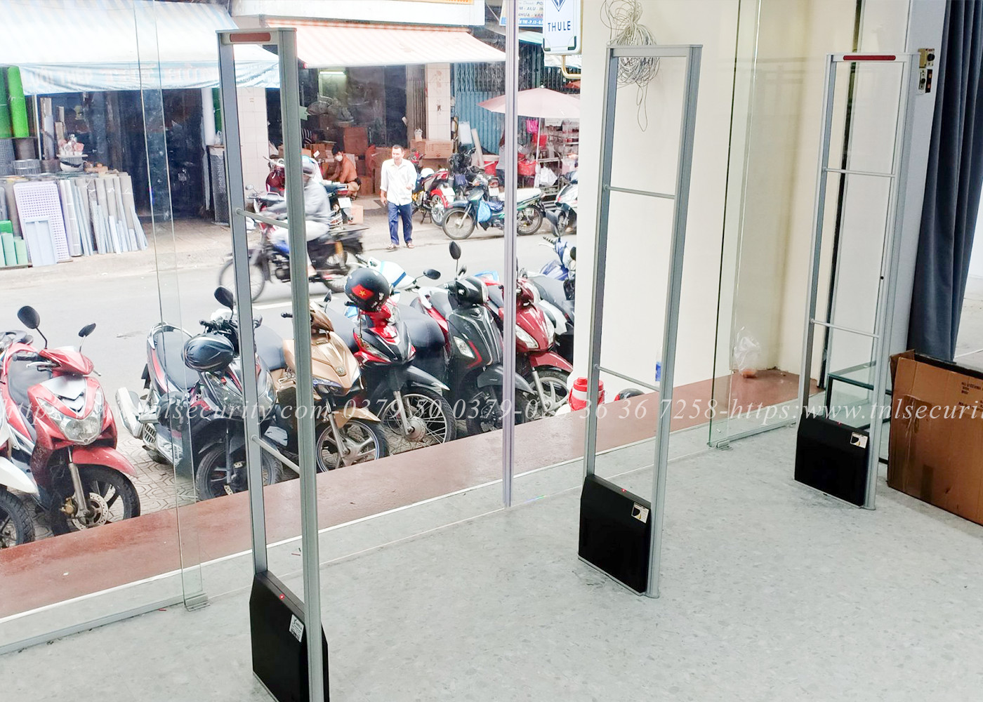 Lap-dat-cong-tu-an-ninh-3-canh-cho-loi-di-rong-tai-quan-5